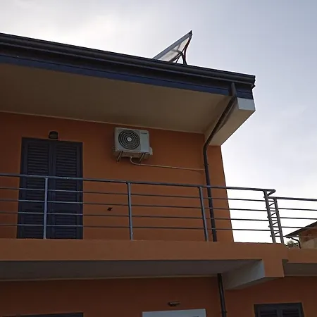 Oasi Di Mare Apartment Gioiosa Marea Exterior photo